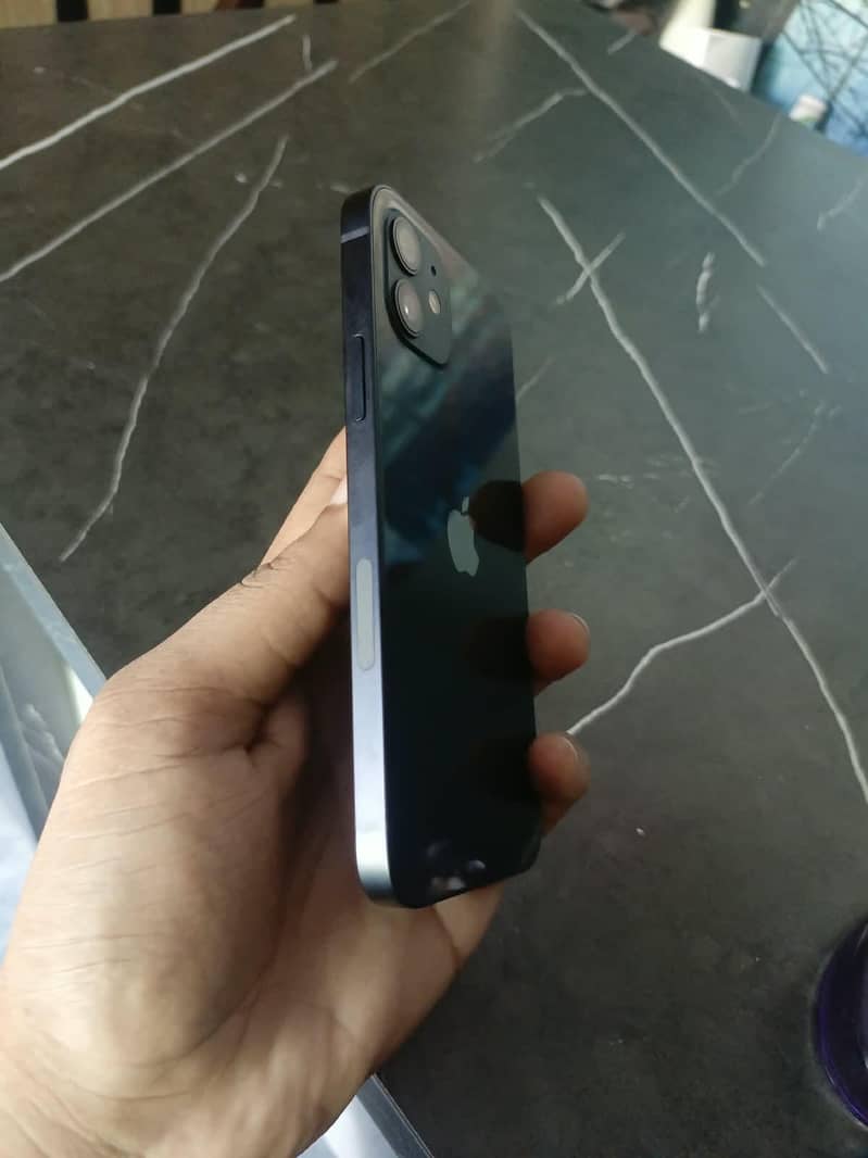 Apple iPhone 12 2