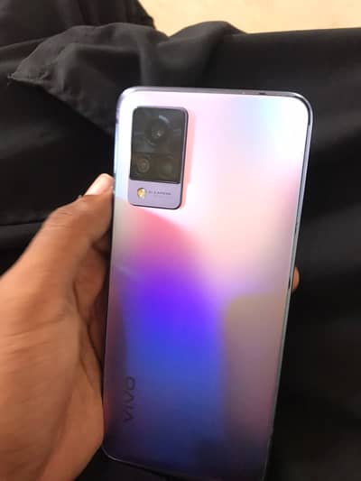 Vivo V21