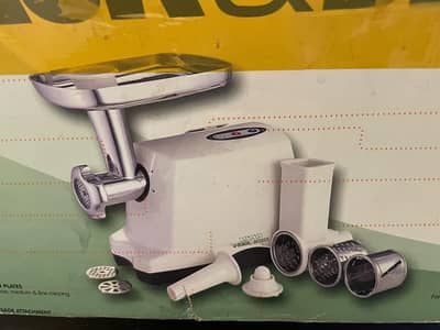 Black & Decker 1700w meat mincer & food processor with complete set