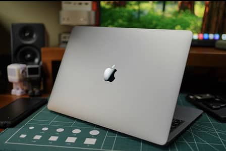 MacBook Air M1 | 8GB RAM | 256GB SSD | 10/10 Condition