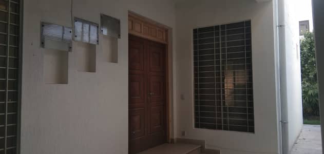 1 Kanal double storey annexy house For rent in Model Town