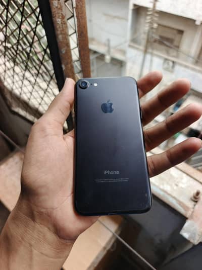 Apple iPhone 7