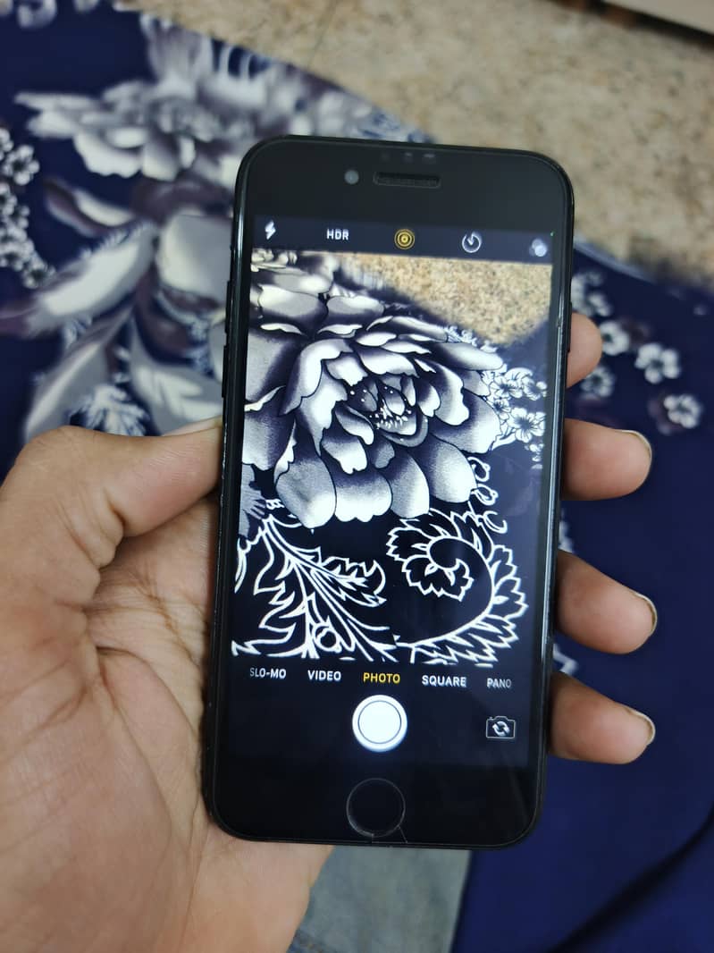 Apple iPhone 7 3