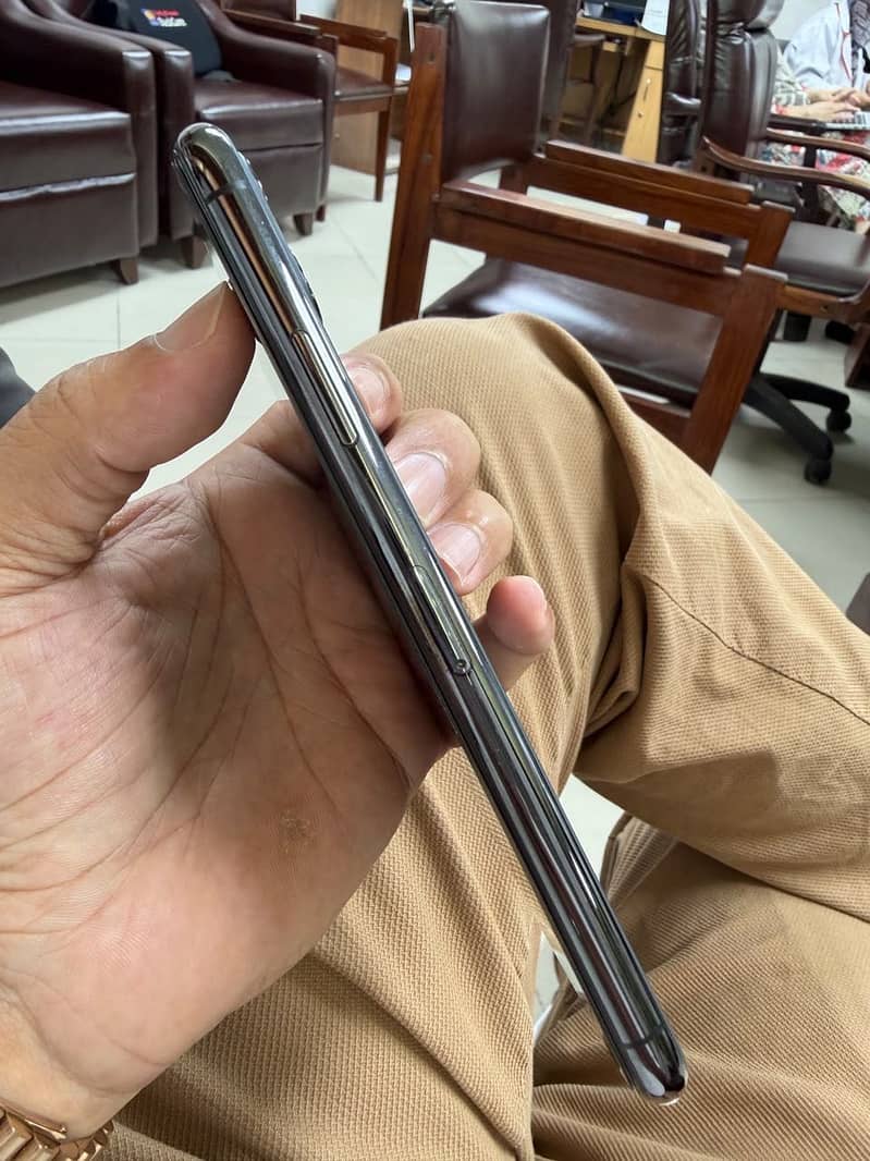 Apple iPhone 11 Pro Max 5