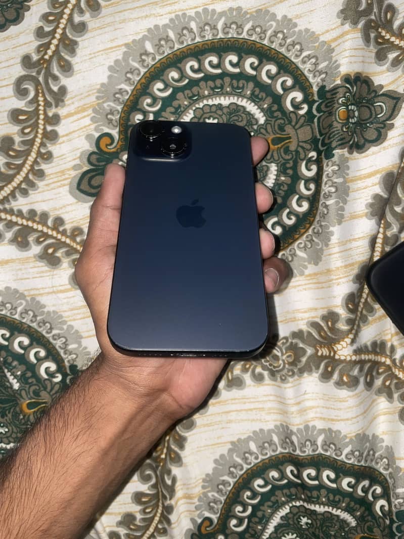 Apple iPhone 15 2