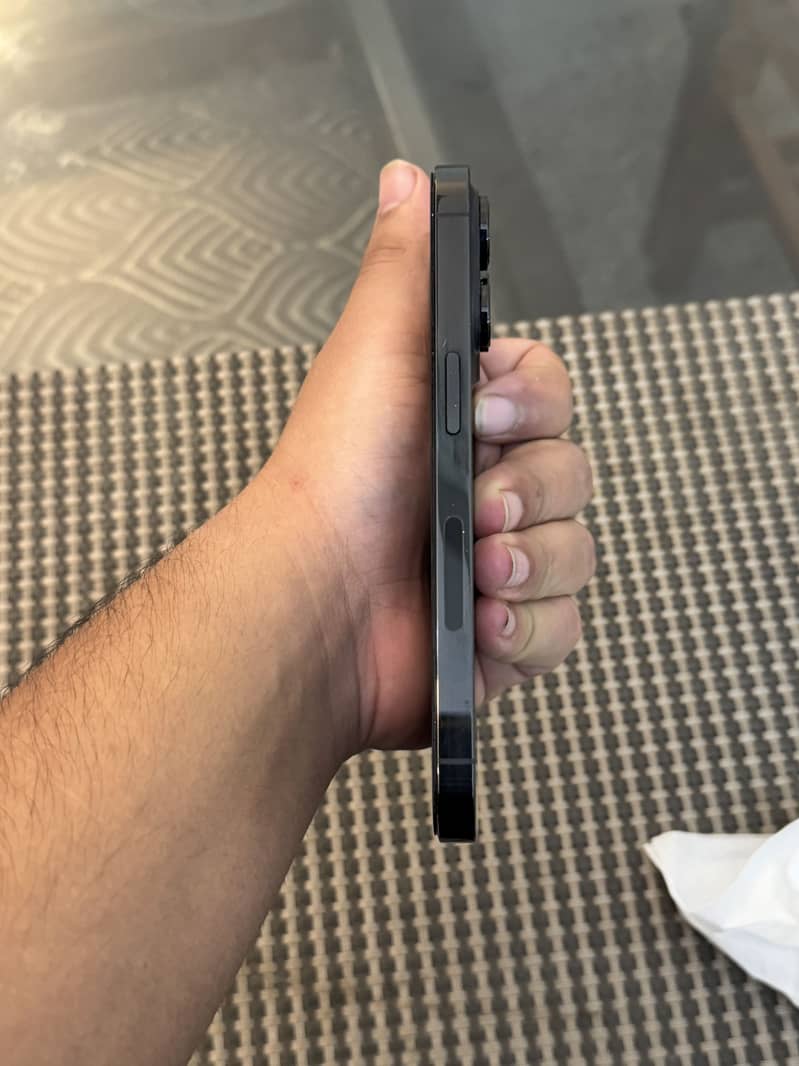 Apple iPhone 14 Pro 1