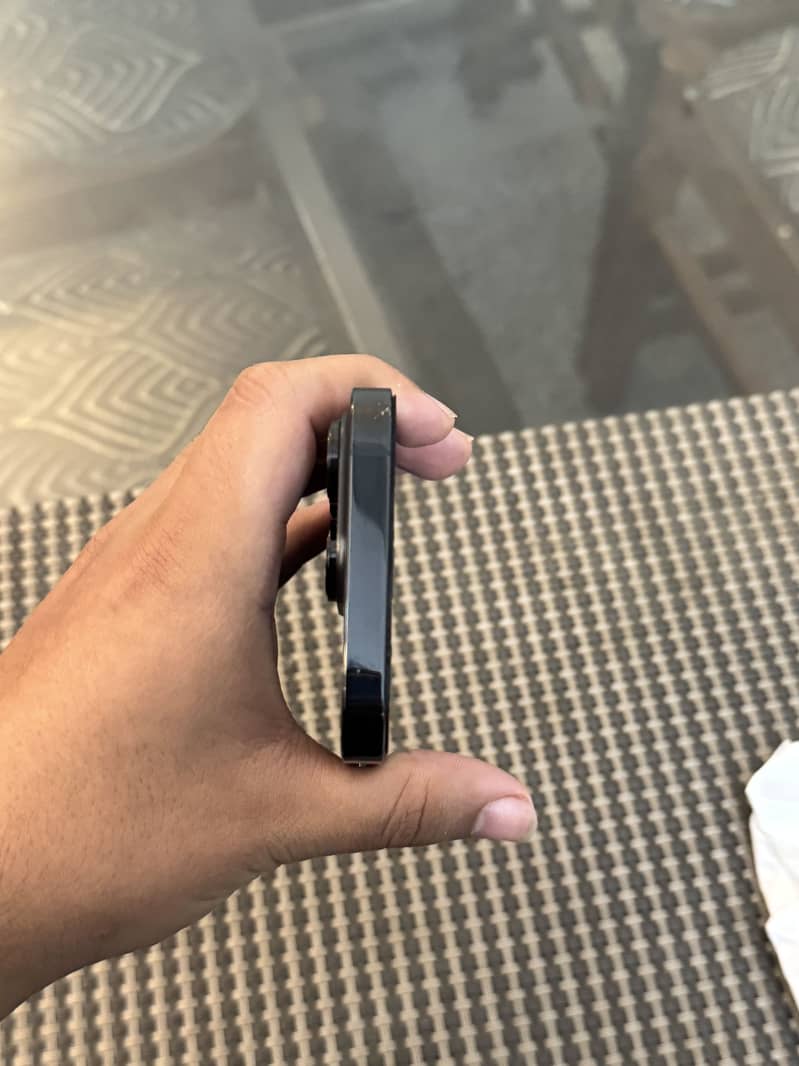 Apple iPhone 14 Pro 2