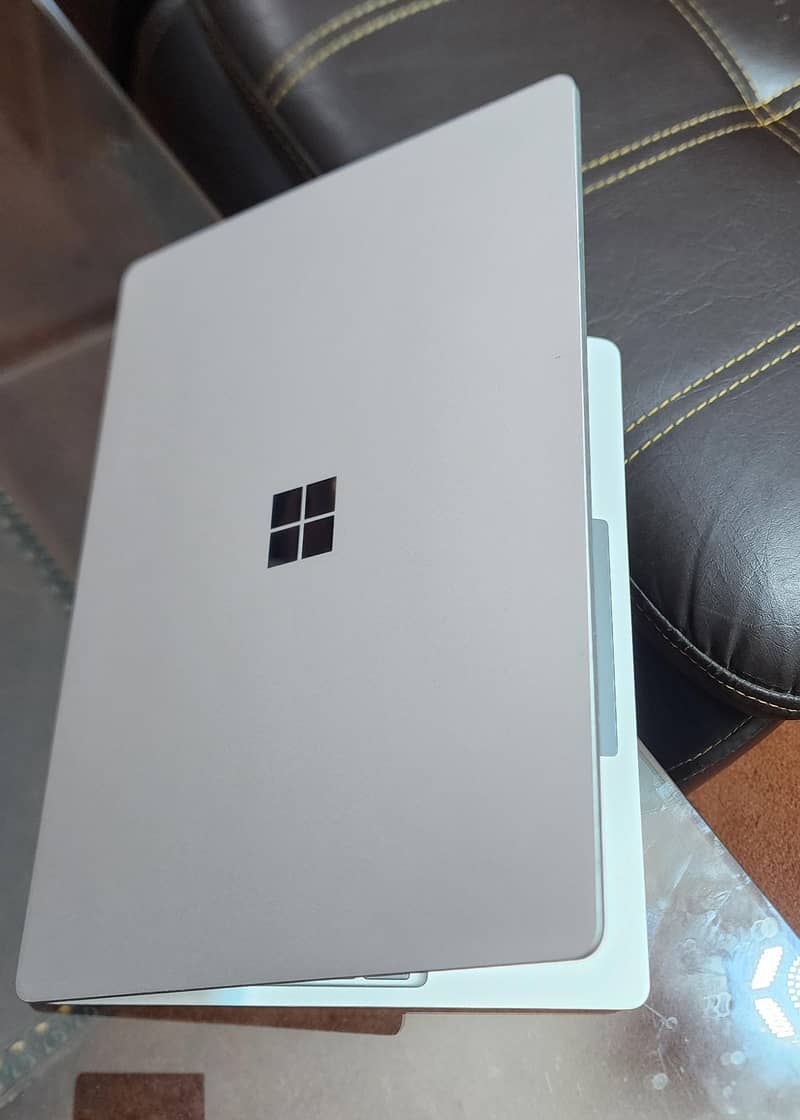 Microsoft Surface Laptop 10th Generation 0