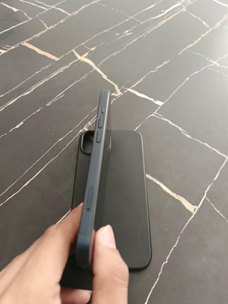 Apple iPhone 13 3