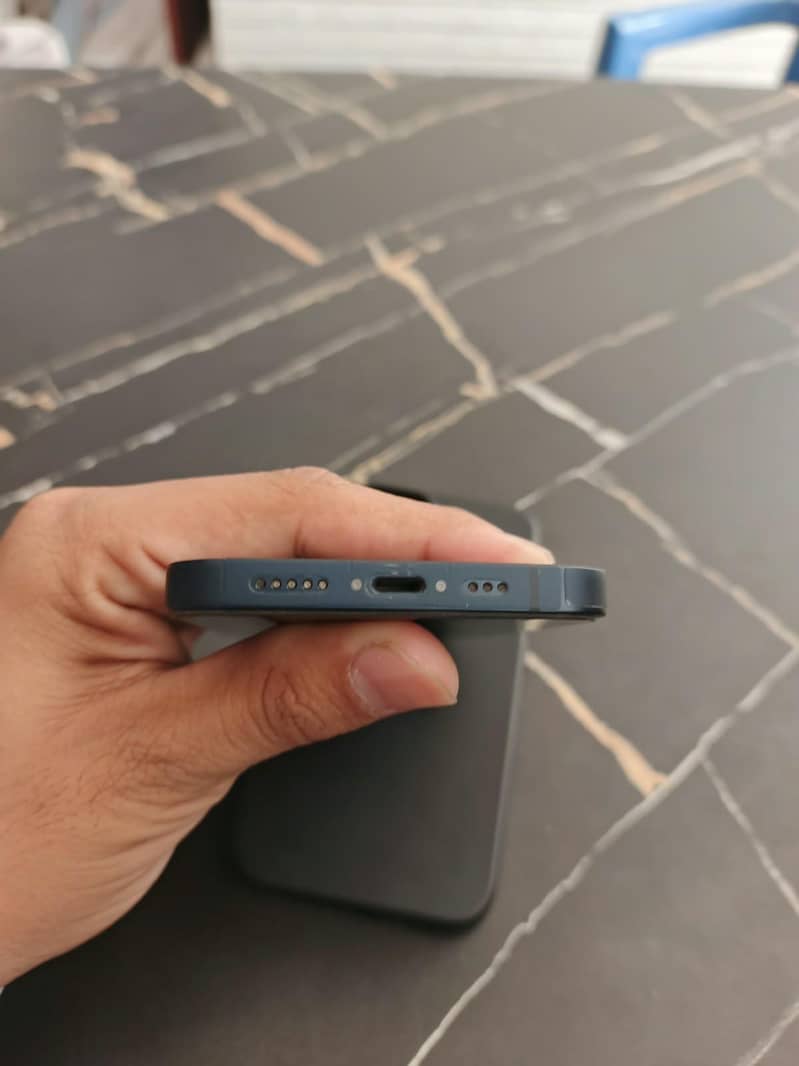 Apple iPhone 13 4