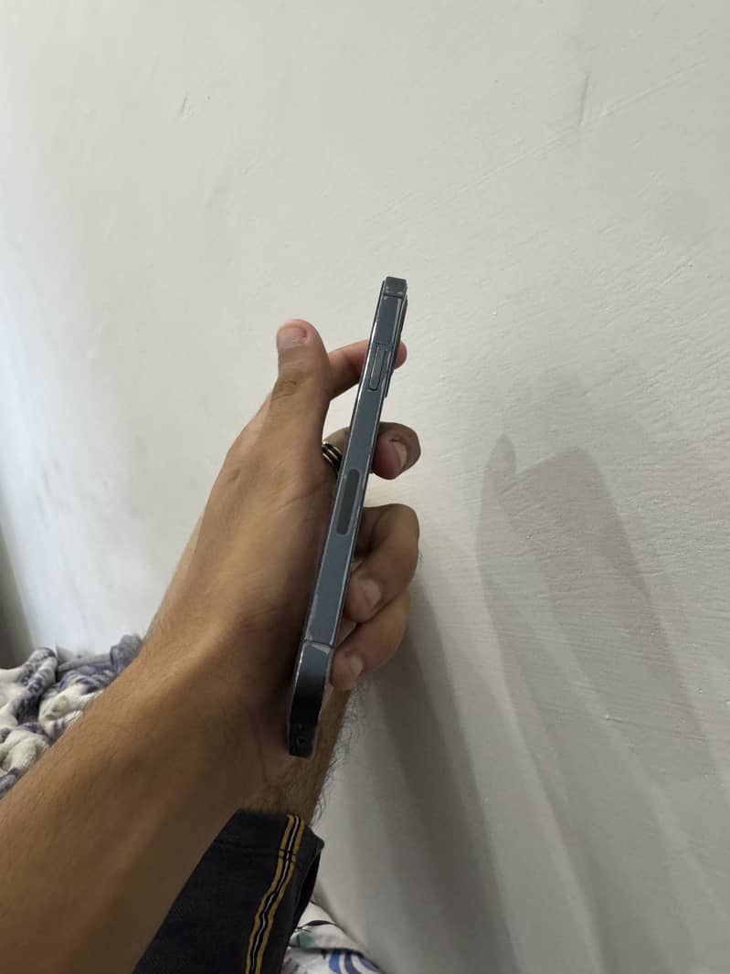 Apple iPhone 12 Pro 3