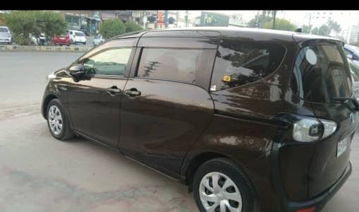 Toyota Sienta 2016