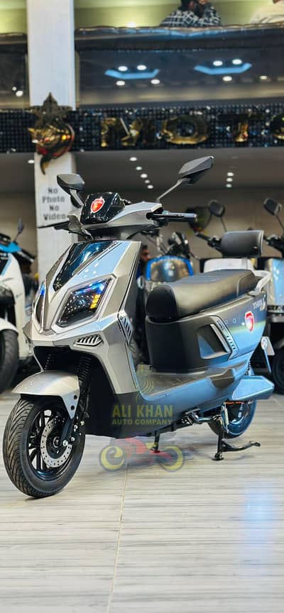 kings Scooty Kings Yadea Metro Evee Evon Okla EV Female scooty  Ramza