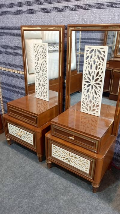 premium wooden bedroom furniture set_Bed, Dressing Table & Side Tables