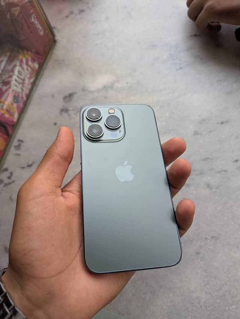 Apple iPhone 13 Pro 1