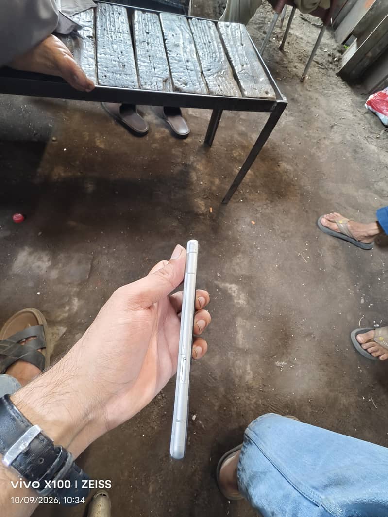 Google pixel 7A 1