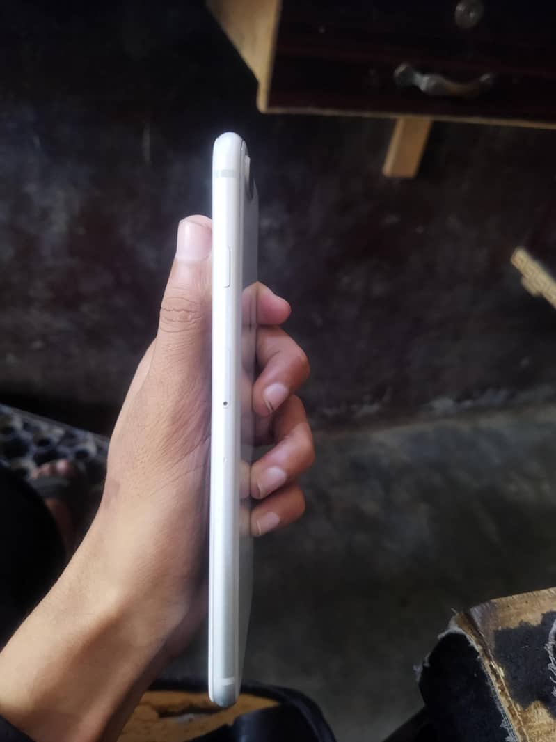 Apple iPhone 8 Plus 2