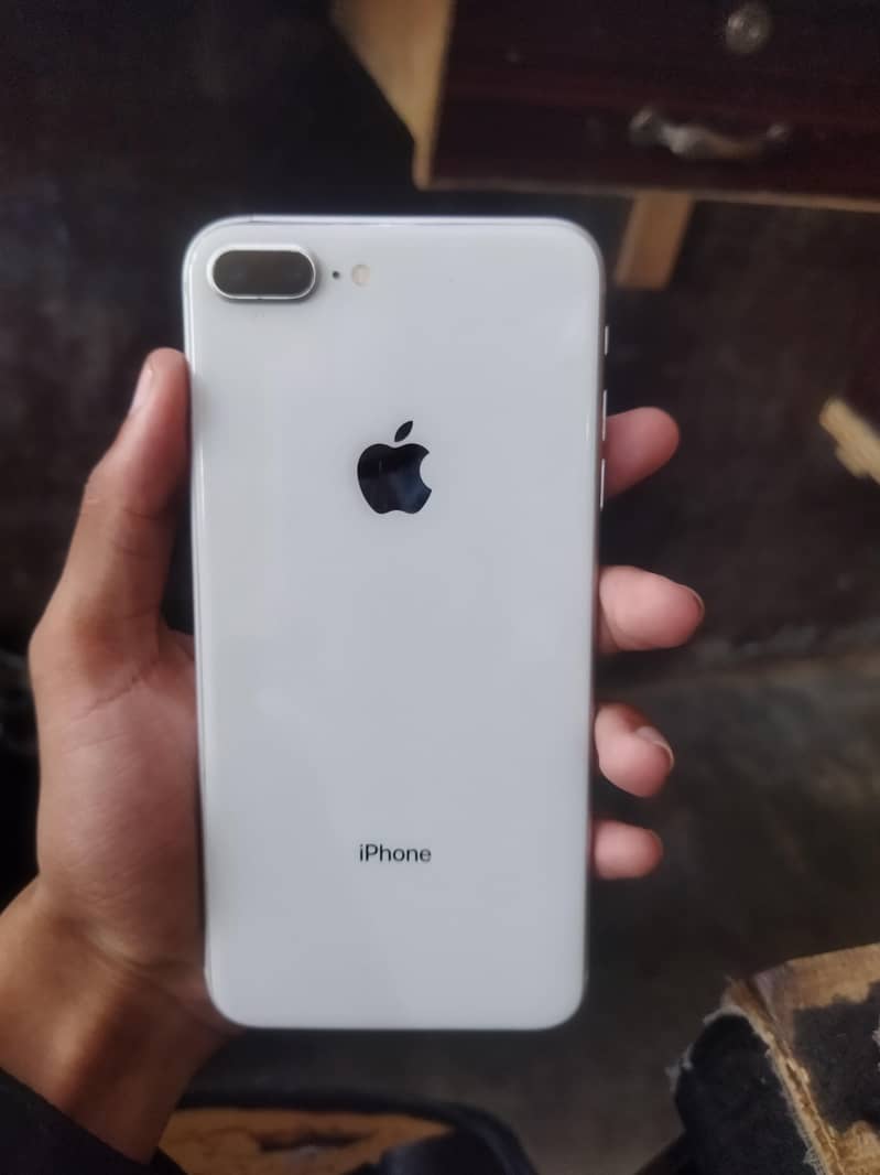 Apple iPhone 8 Plus 5