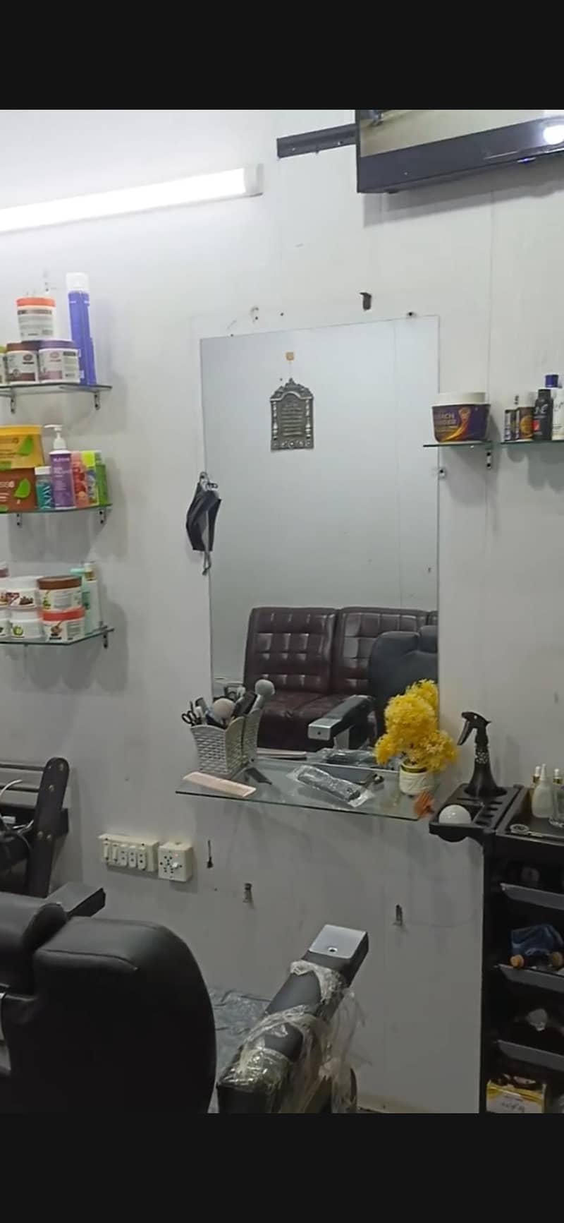 saloon 3