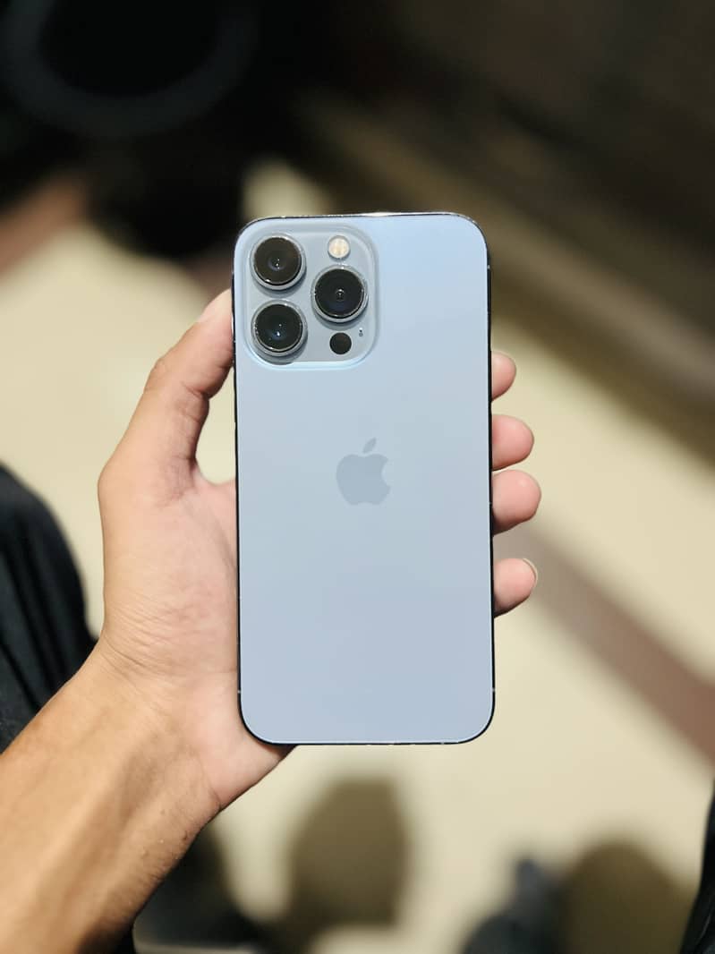 Apple iPhone 13 Pro 0
