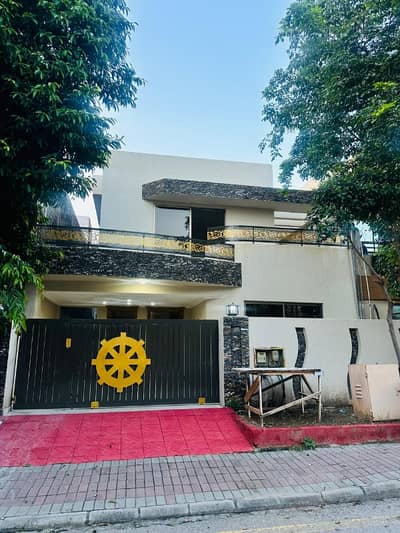 10 Marla Double Unit House For Sale In Bahria Town Phase 4
