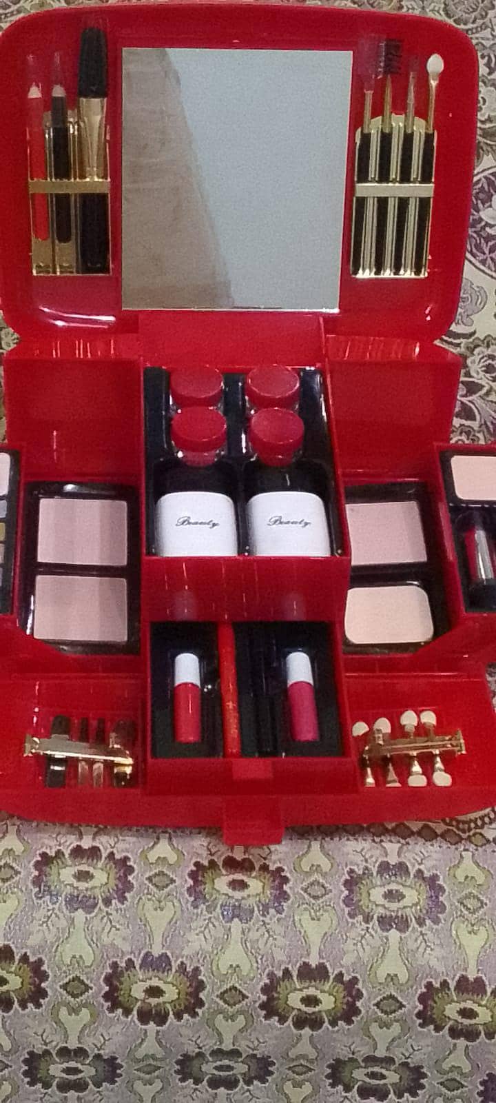 pretty box red 8