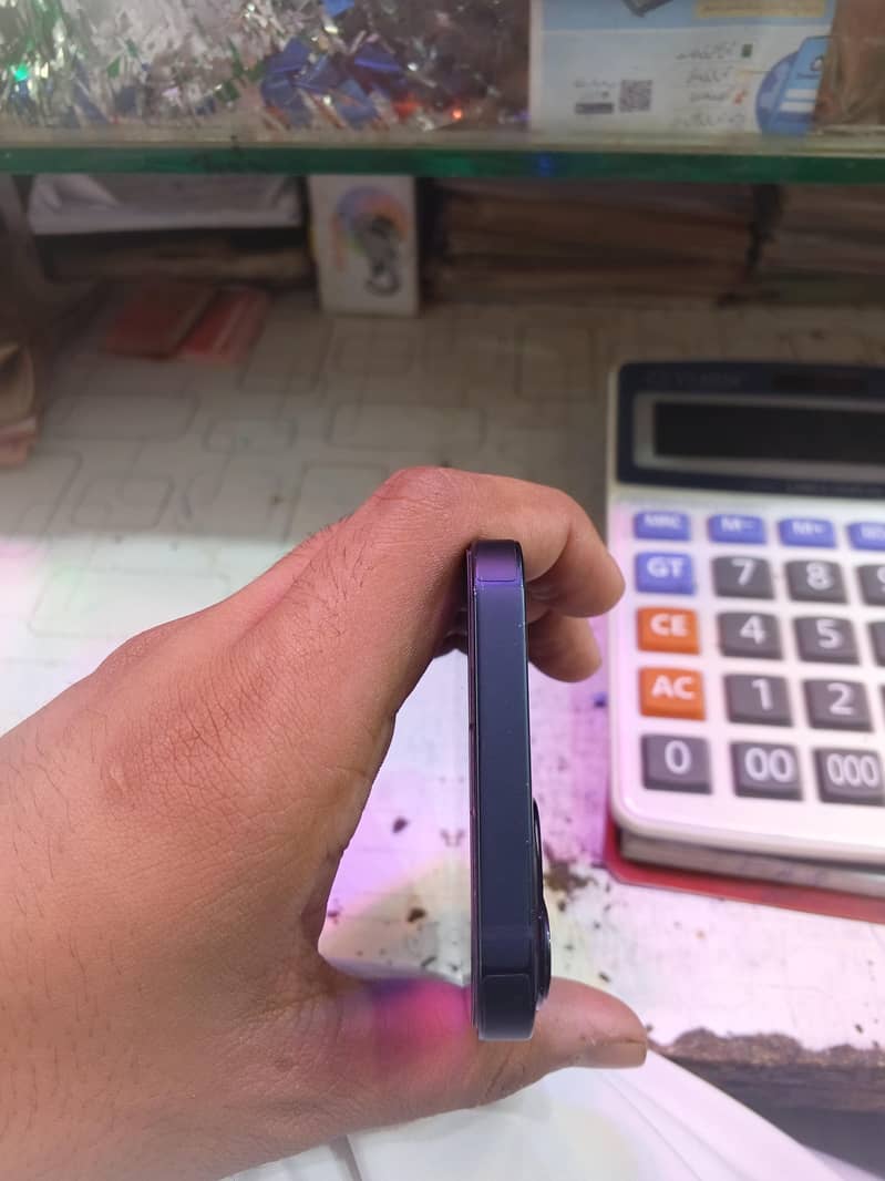 Apple iPhone 13 4