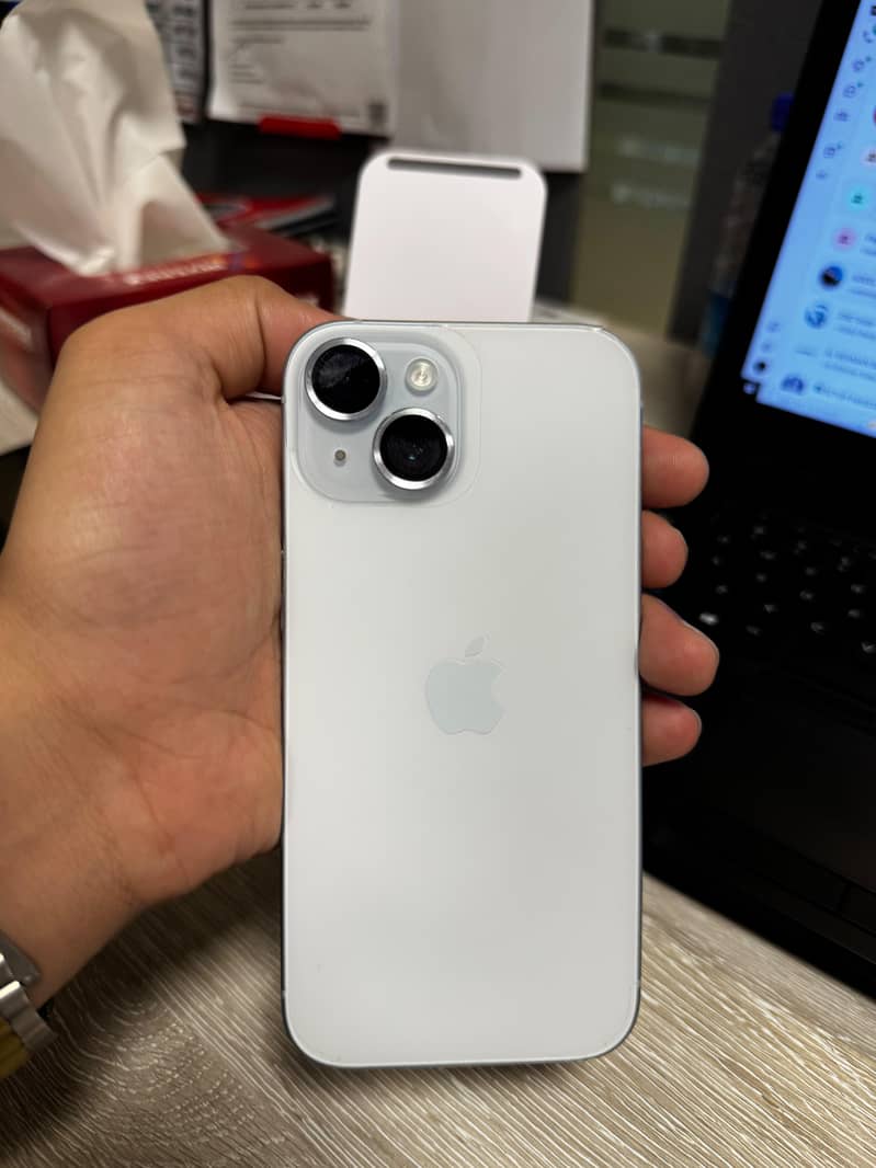 Apple iPhone 15 4