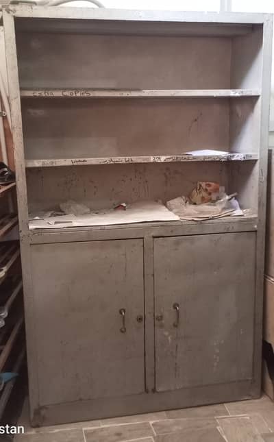 Used Steel Almari / Cupboard – 2 Door with Shelves