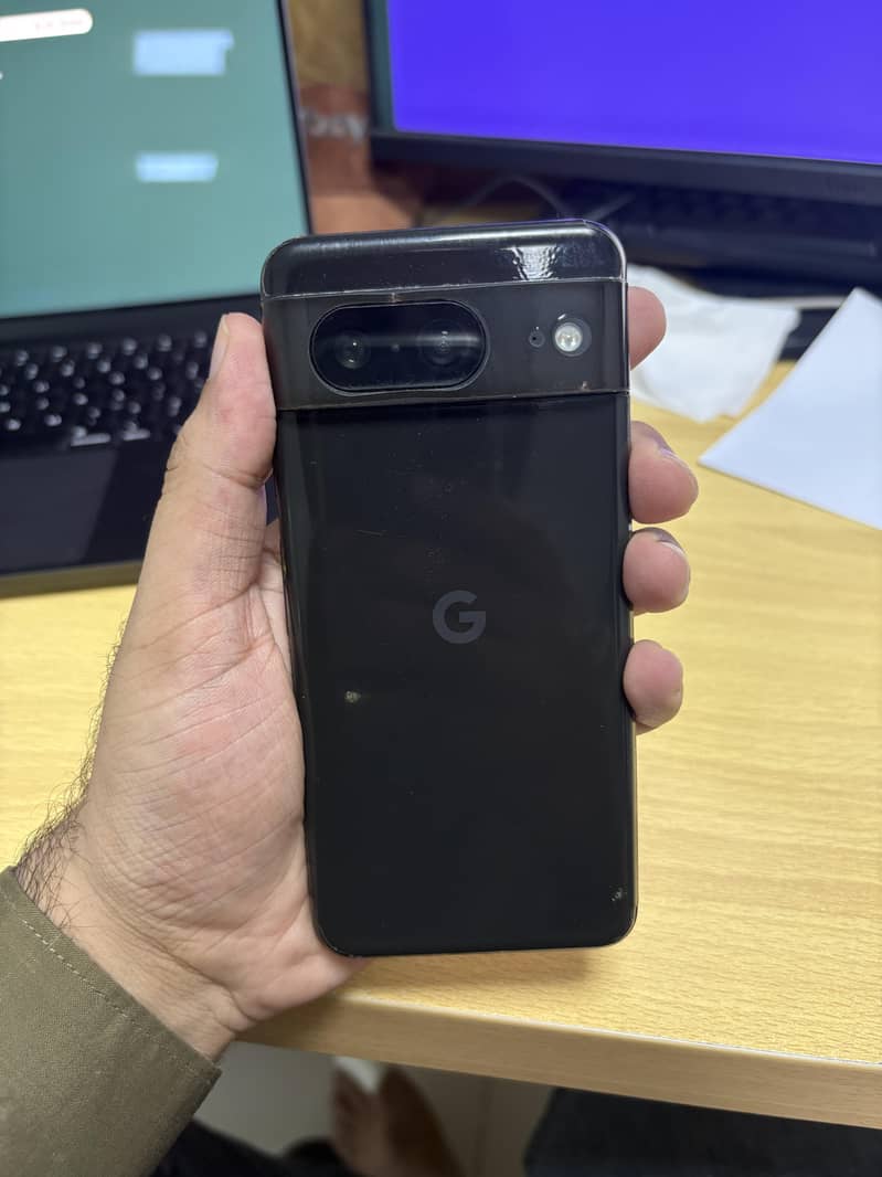 Google Pixel 8 4