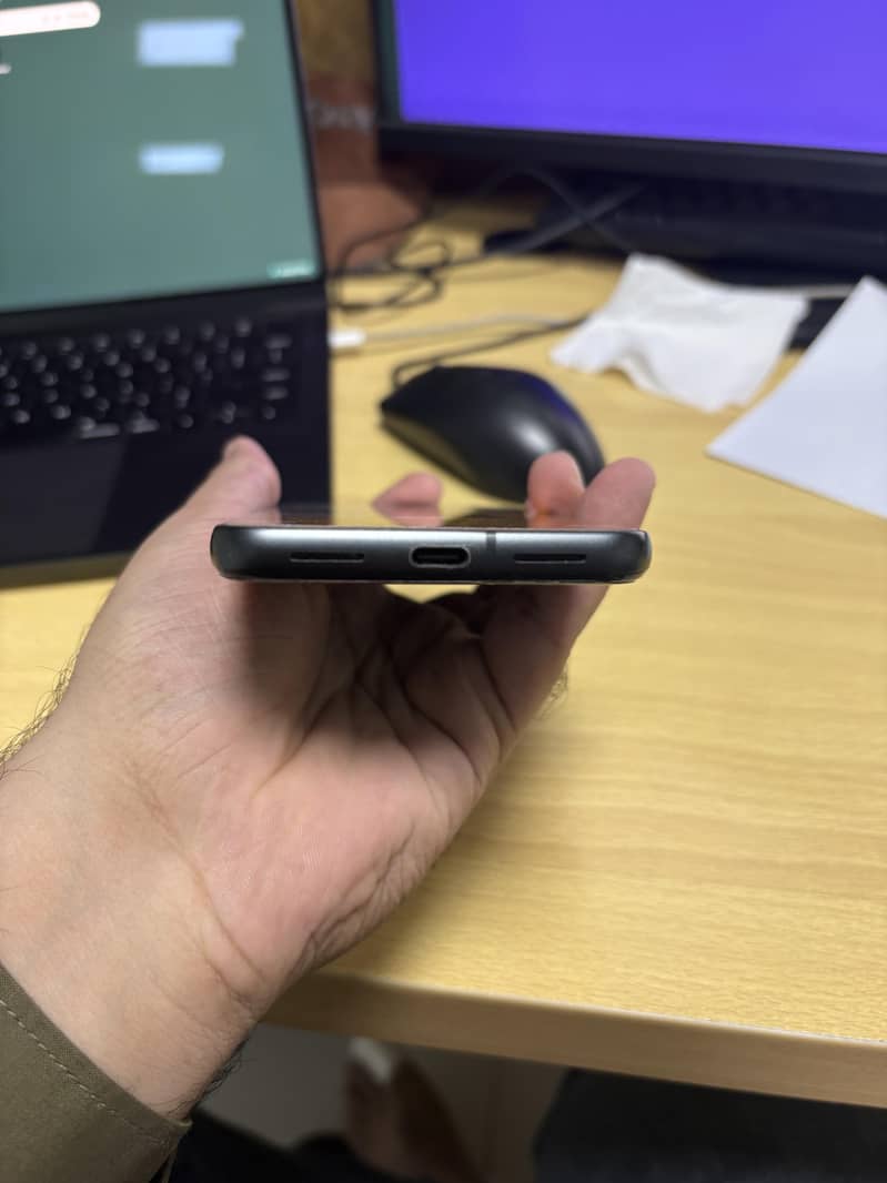 Google Pixel 8 5