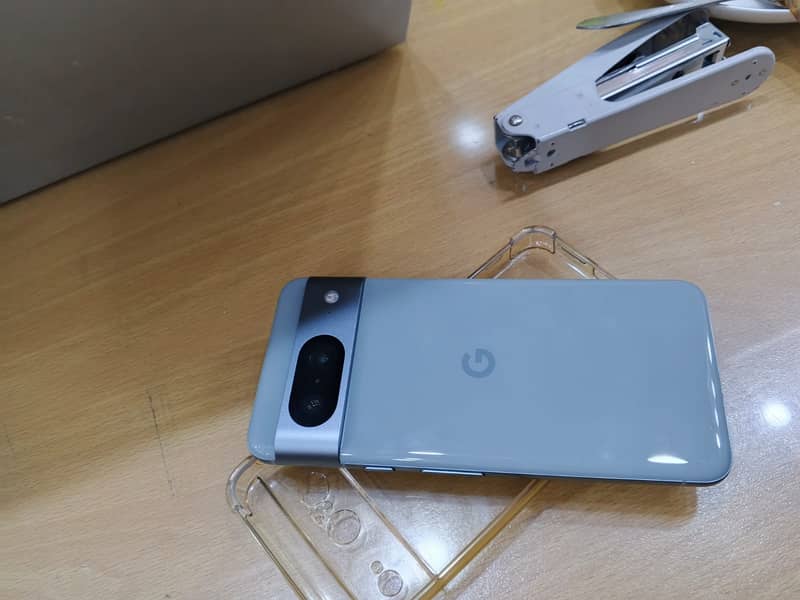 Google Pixel 8 2