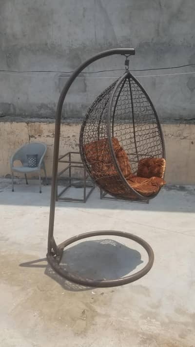 swing chair in very good condition
