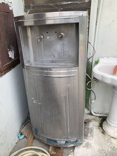 Water Chiller For sale in Good condition