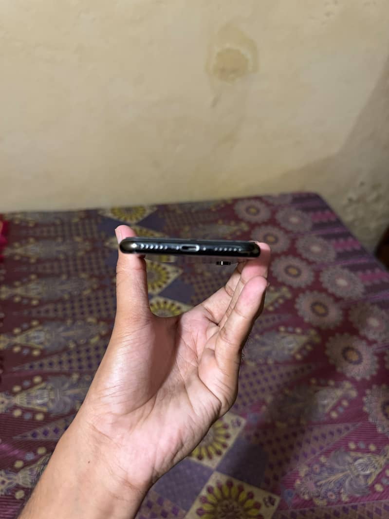 Apple iPhone X 0