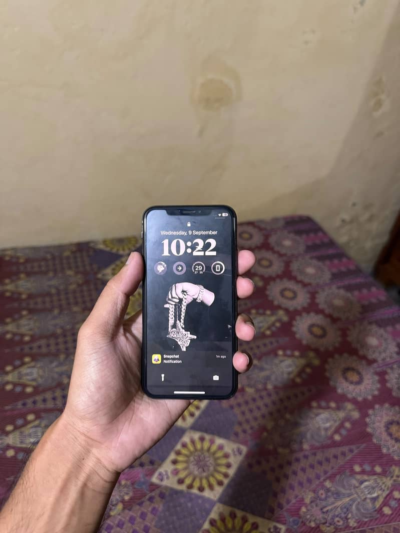 Apple iPhone X 3