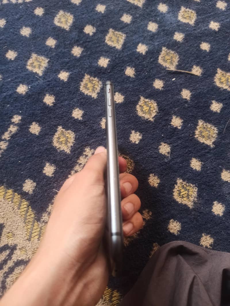 Apple iPhone 8 Plus 1