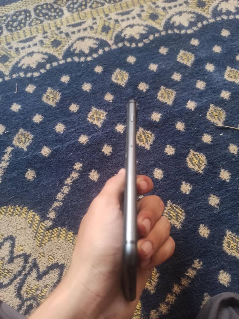 Apple iPhone 8 Plus 2