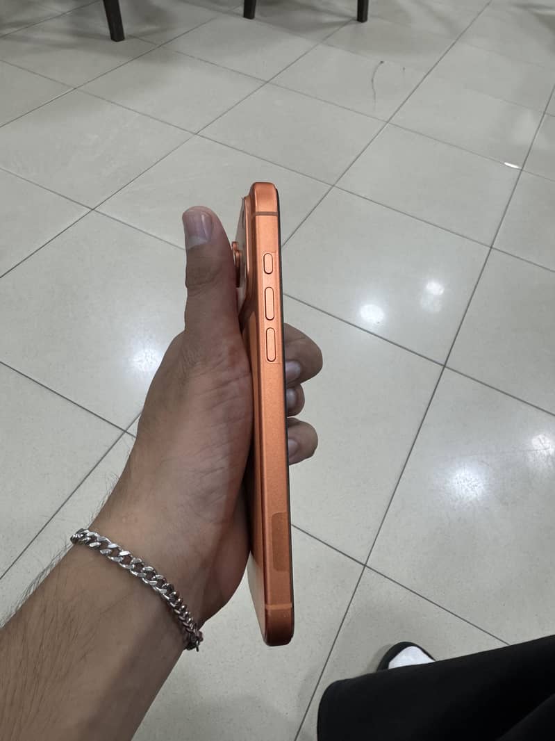 Apple iPhone 17 Pro Max 2