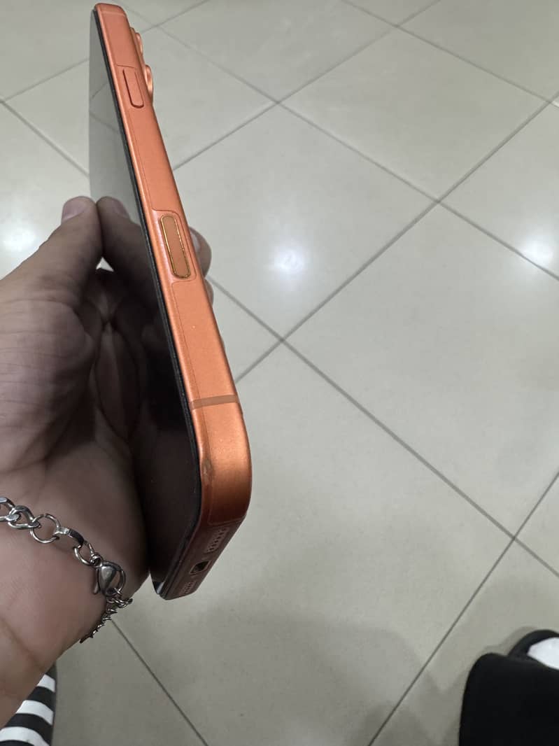 Apple iPhone 17 Pro Max 6