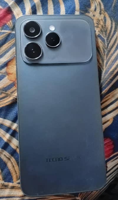 Tecno spark 40