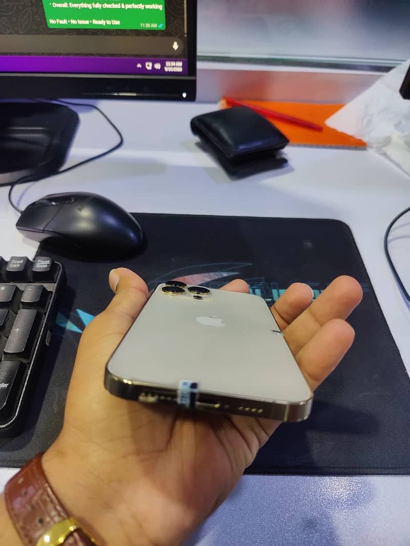 Apple iPhone 13 Pro Max 4