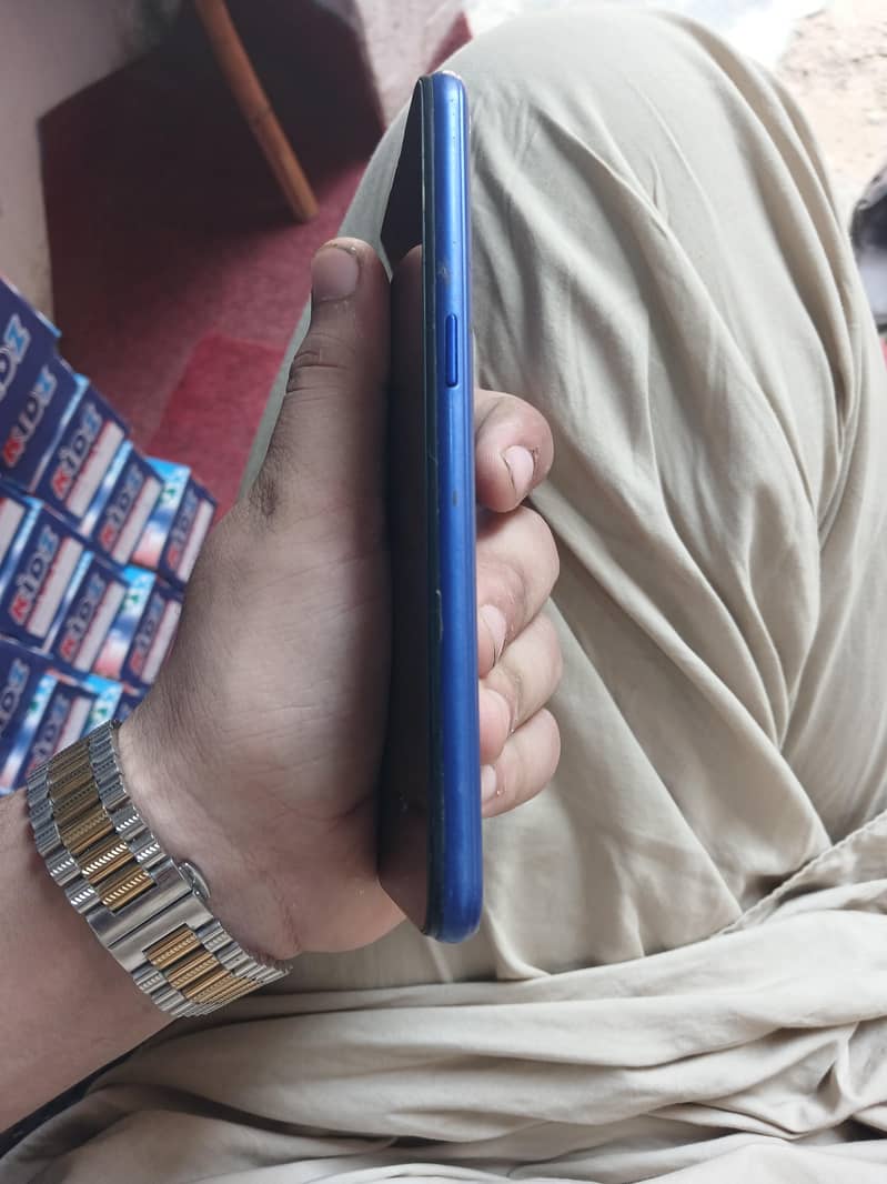 realme C2 3