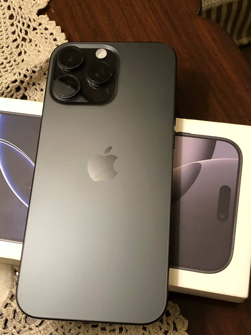 Apple iPhone 16 Pro Max 1