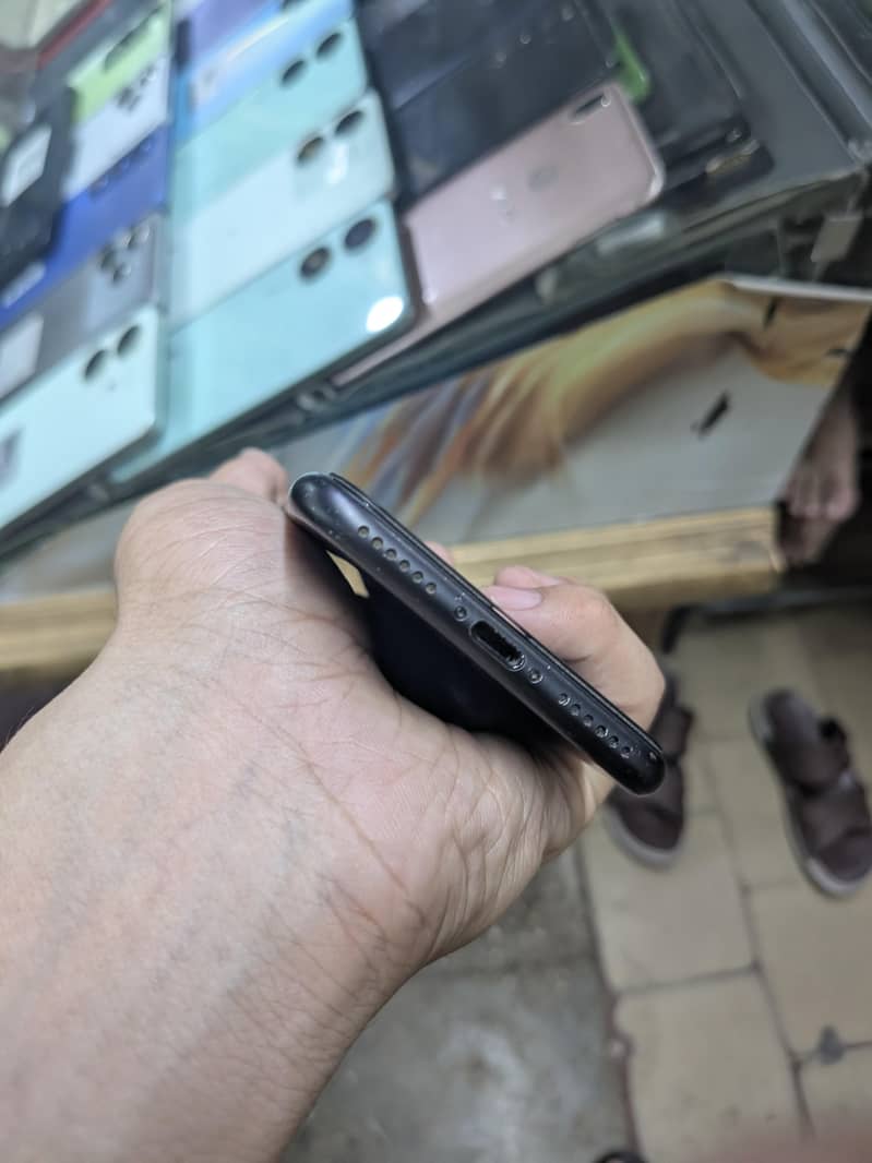 Apple iPhone 7 1