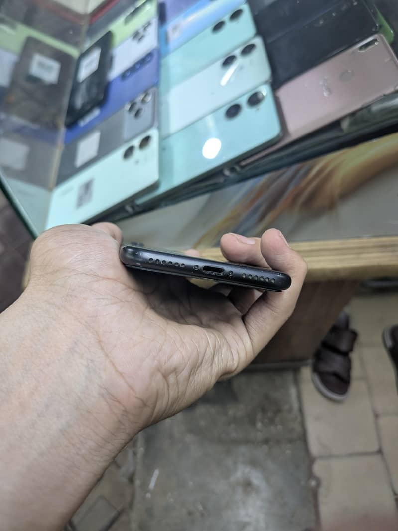 Apple iPhone 7 6