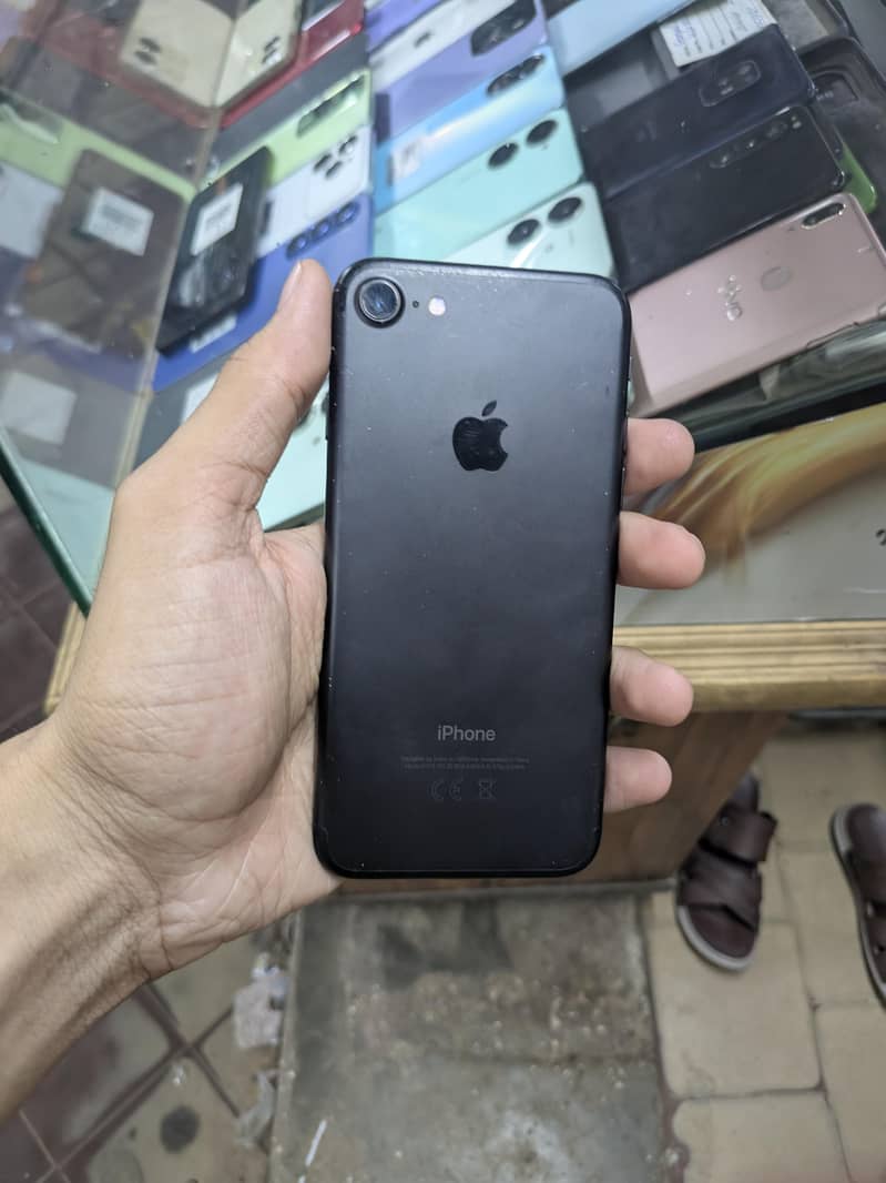 Apple iPhone 7 7