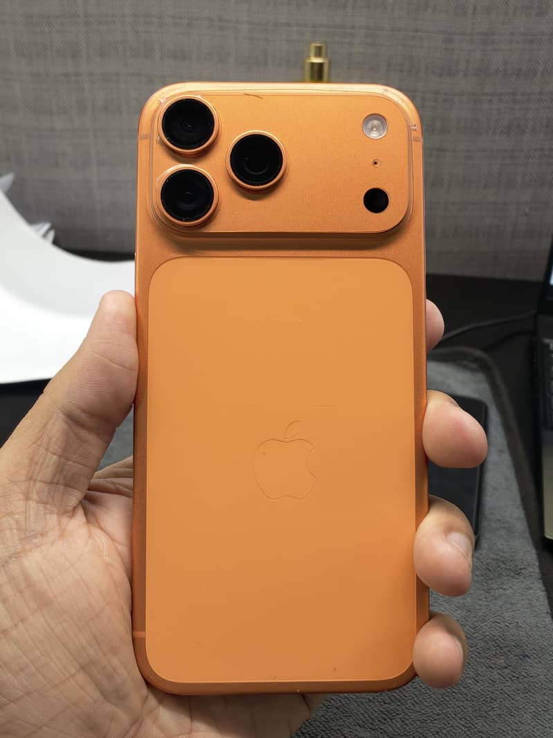 Apple iPhone 17 Pro Max 0