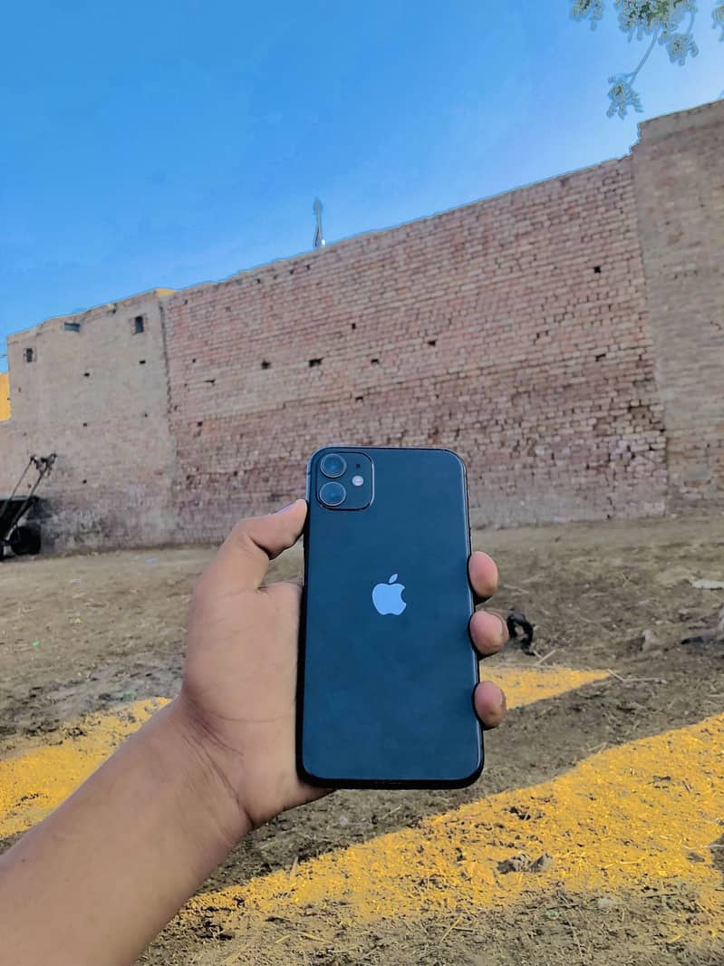Apple iPhone 11 3