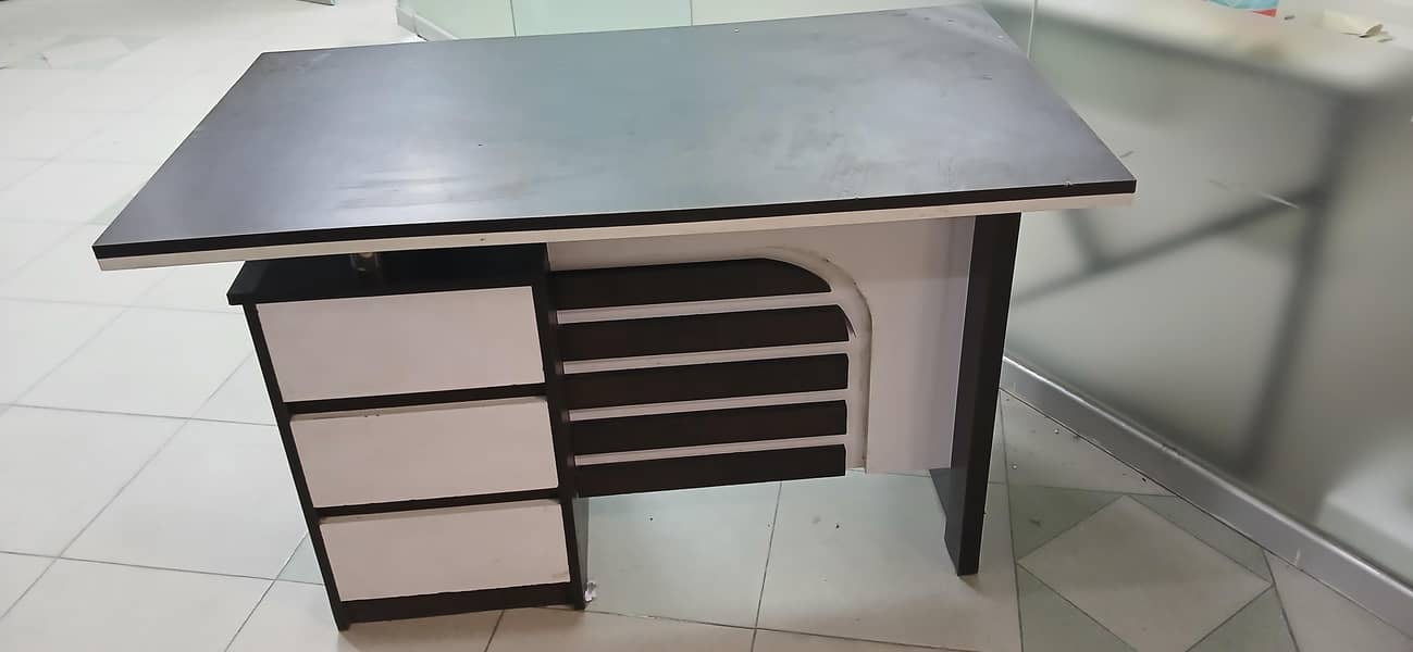 computer table 1